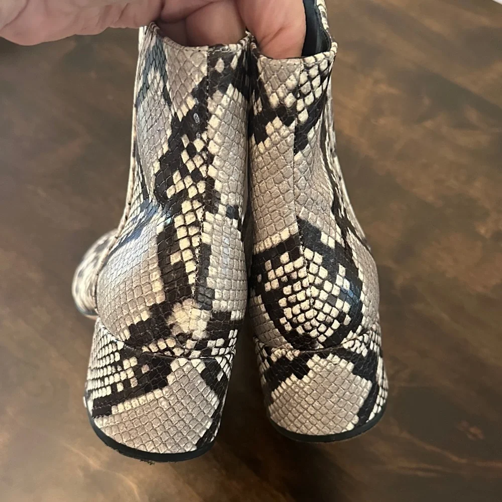 Tory Burch Snakeskin Pattern Women's Boots , leather with black patent toe - Picture 7 of 10